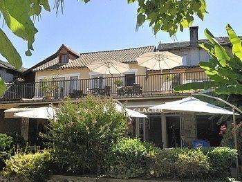 Logis Hotel Les Flots Bleus 볼류 쉬르 도르도뉴 외부 사진