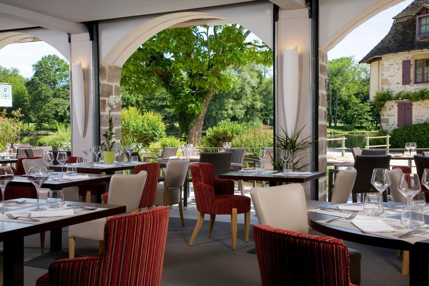 Logis Hotel Les Flots Bleus 볼류 쉬르 도르도뉴 외부 사진