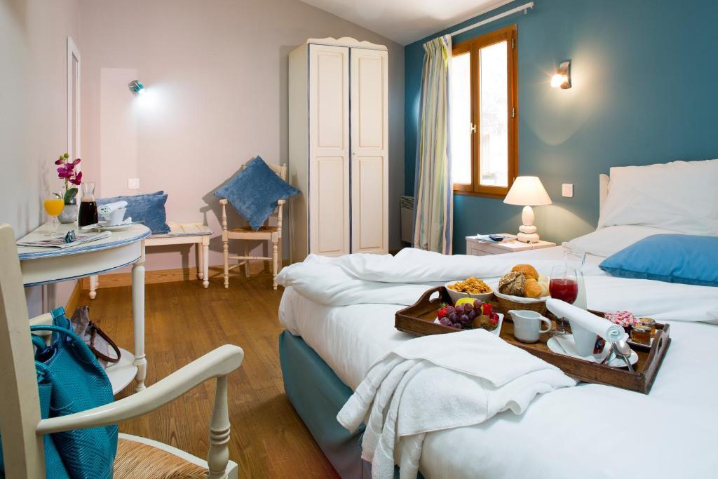 Logis Hotel Les Flots Bleus 볼류 쉬르 도르도뉴 객실 사진